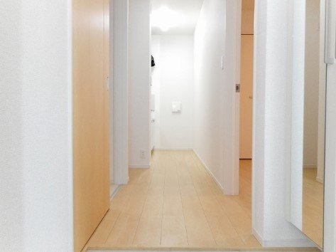 シェーネ　玄関　玄関廊下