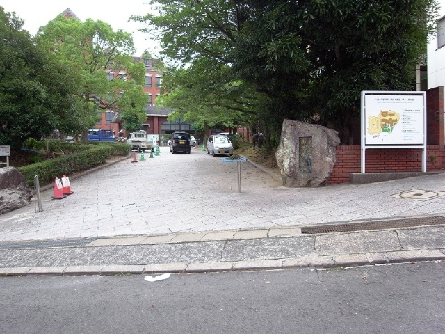 小学校　長崎市立山里小学校（小学校）まで366m