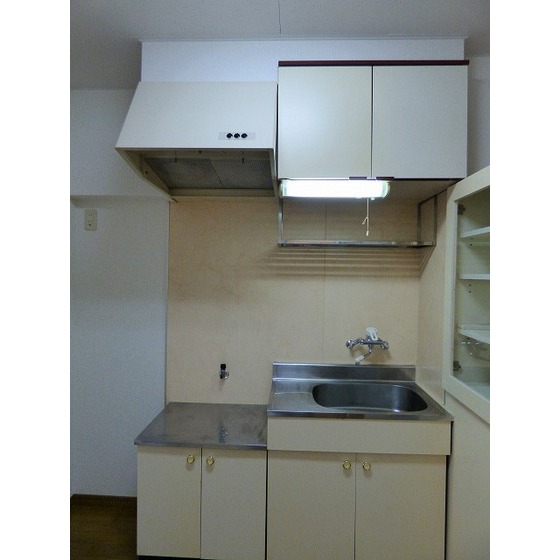 キッチン　同部屋タイプ・現状優先