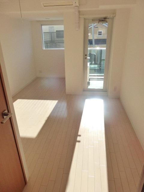 居室・リビング　★明るい洋室です★