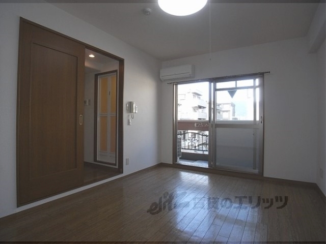 居室・リビング　居室