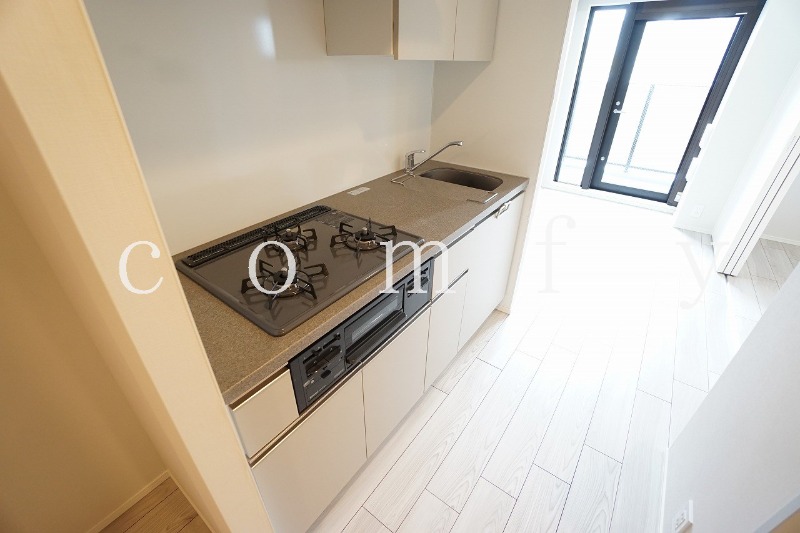 キッチン　３口コンロ　グリル付き