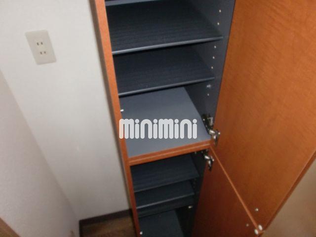 玄関　下駄箱も大容量で便利です。