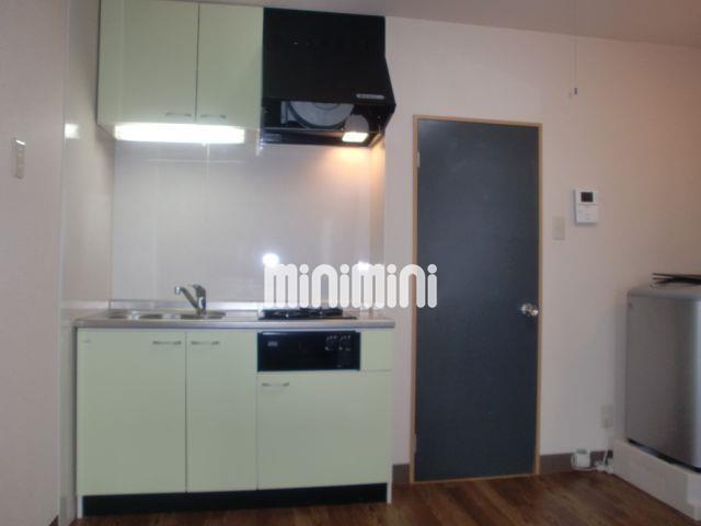 キッチン　オシャレなライトグリーンのキッチンが魅了的。