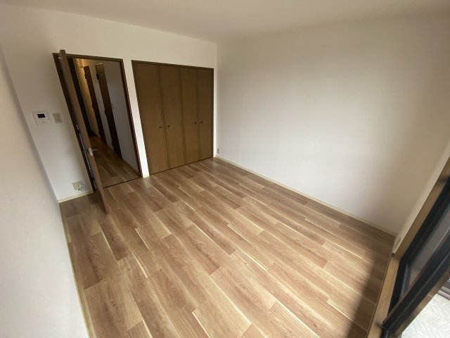 居室・リビング　南向きで日当たり良好なリビングです。