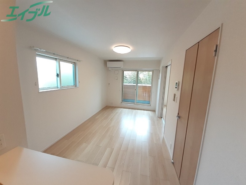 居室・リビング　同タイプの部屋写真です