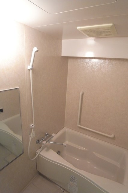 バス・シャワールーム　バスルーム