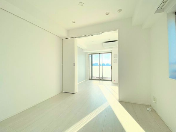 居室・リビング　別号室参考写真