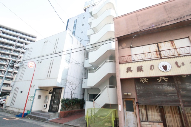 大学・短大　名古屋話し方教室（大学・短大）まで400m