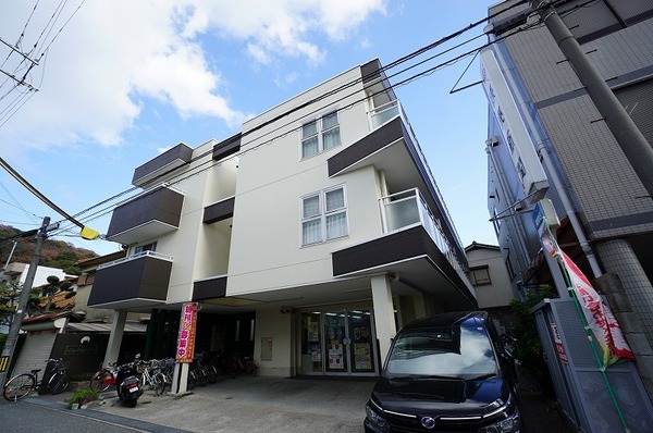 建物外観　オンライン内覧実施中