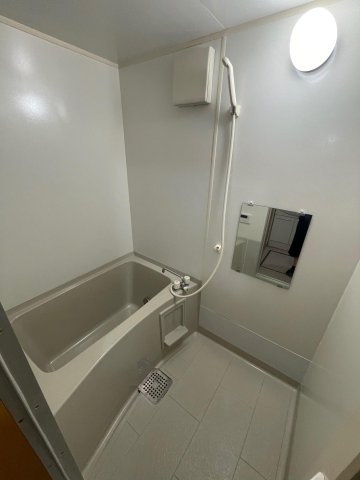 バス・シャワールーム　追い焚き機能付きです