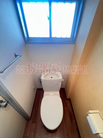 トイレ　トイレもきれいです
