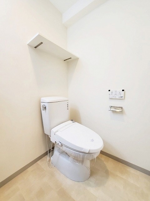 トイレ　温水洗浄便座