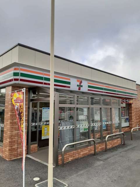 コンビニ　セブンイレブン 中城村南上原店（コンビニ）まで550m