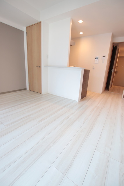 居室・リビング　部屋の雰囲気が明るくなるカウンターキッチンです☆