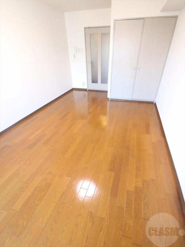 居室・リビング　７．５帖の洋室です