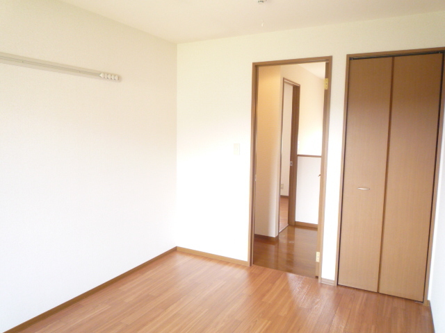 その他部屋・スペース　【別室参考写真】各洋室に収納有