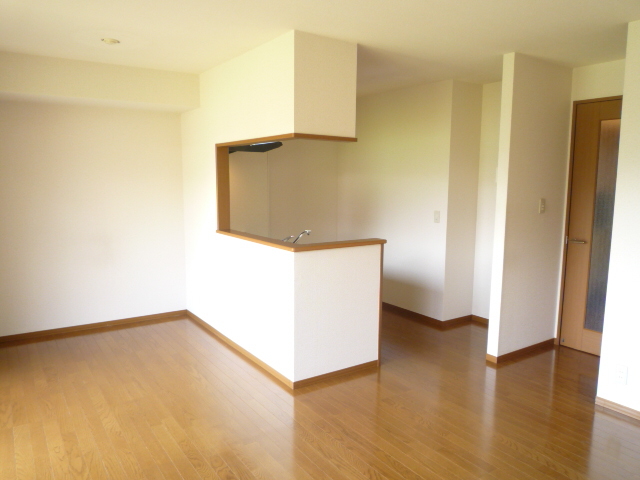 居室・リビング　【別室参考写真】１４帖の開放的なリビング☆