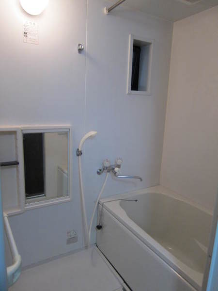 バス・シャワールーム　※他号室参考写真