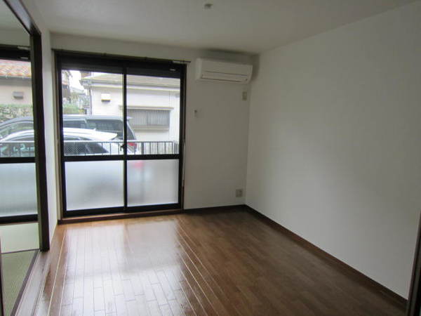 居室・リビング　※他号室参考写真