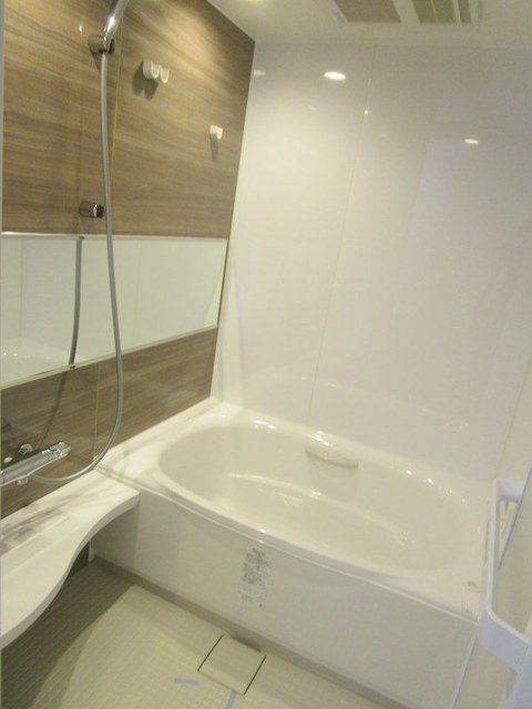 バス・シャワールーム　浴室乾燥機能付きバスルーム