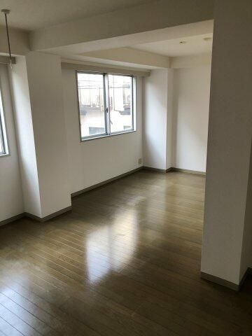 居室・リビング　ゆったり過ごせる居間です