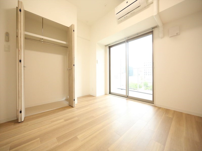 バルコニー　洋室6.5帖　クローゼット付（収納充実してます）