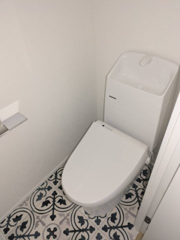 トイレ　（同一仕様写真）