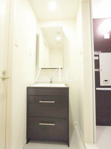 洗面設備　独立洗面台です。