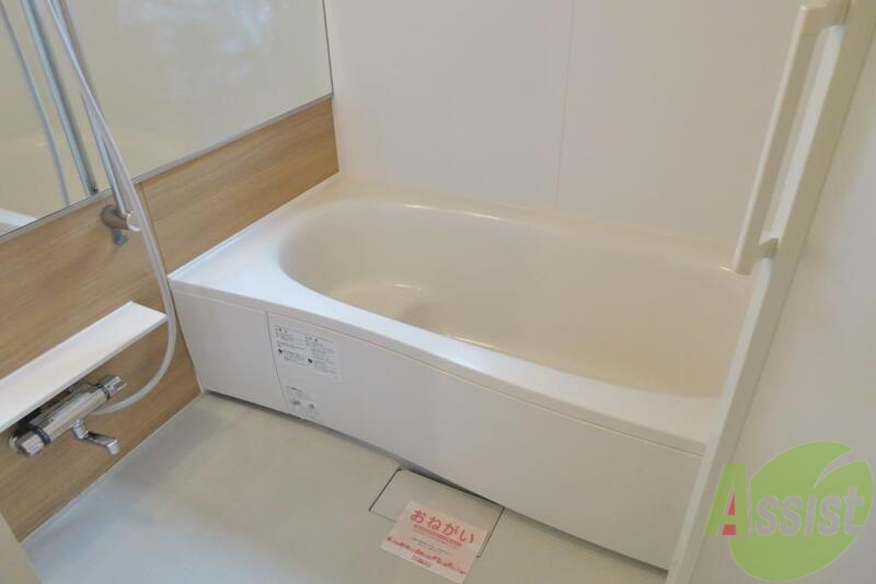 バス・シャワールーム　バスルームは浴槽が多いですね。私の実家より大きいです。