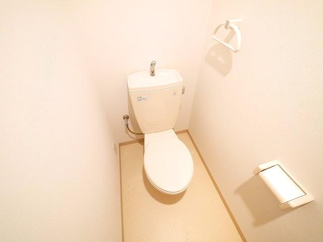 トイレ　清潔感のあるトイレです