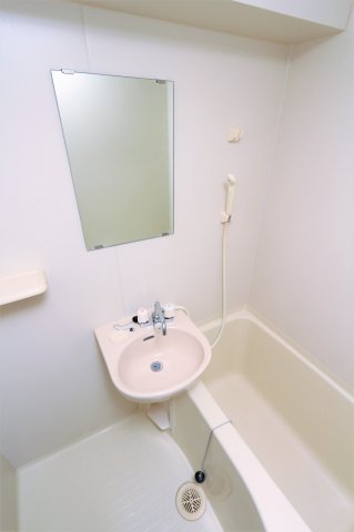バス・シャワールーム　参考写真（同物件別部屋）