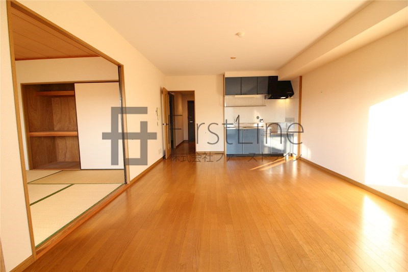 居室・リビング　反転タイプ