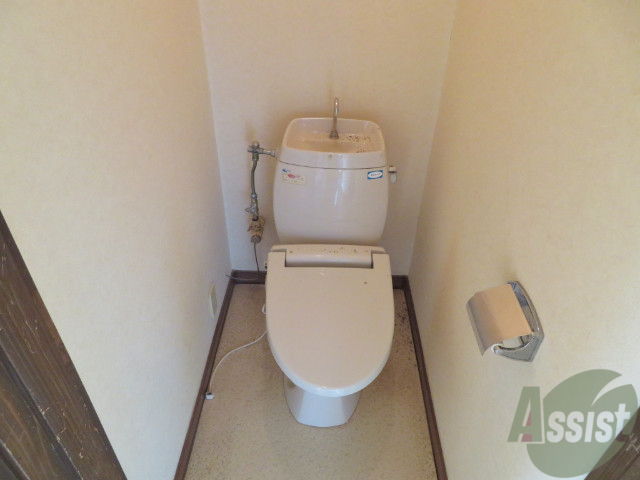 トイレ　こちらはトイレです。清潔感があり、安心して使用できます。