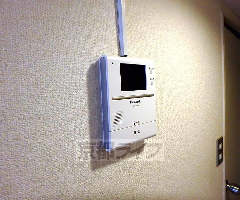 セキュリティ　鍵をかけたまま訪問者と会話ができます