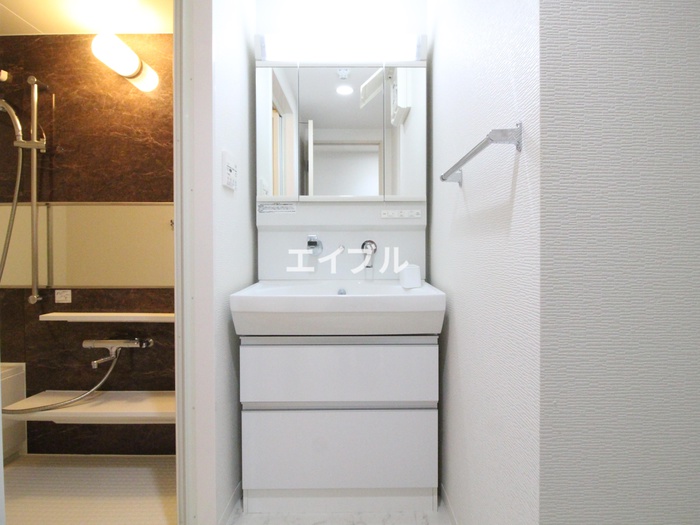 洗面設備　別のお部屋の写真です。