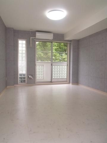 その他部屋・スペース　日当り良好の明るいお部屋です