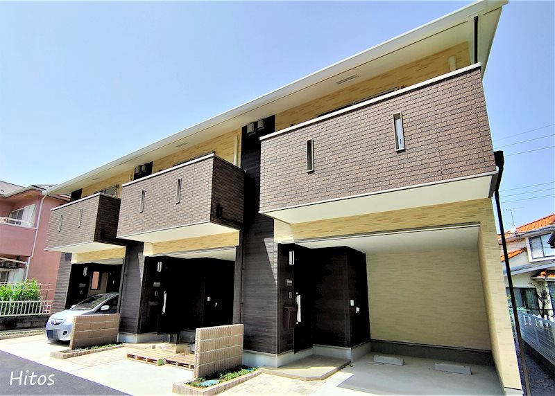 建物外観　1・2階併用メゾネット・ガレージタイプの物件です。