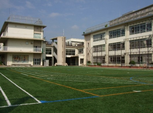 小学校　西戸山小学校（小学校）まで610m