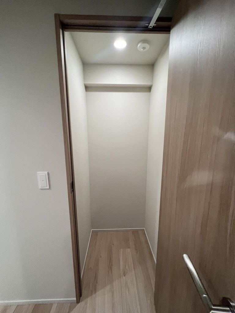 収納　廊下の納戸収納