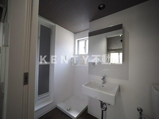 洗面設備　スペースが確保できる洗面所です