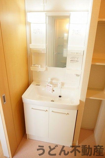 洗面設備　うどん県のお部屋探しはうどん不動産へ うどんちゃんとLINE