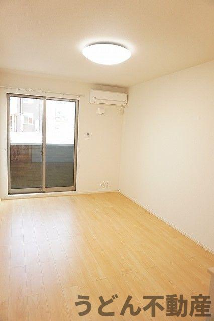 居室・リビング　うどん県のお部屋探しはうどん不動産へ うどんちゃんとLINE