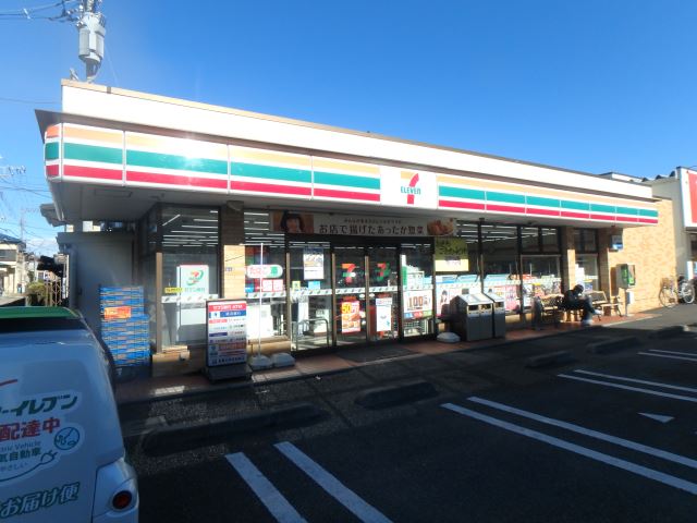 コンビニ　セブンイレブン（コンビニ）まで330m