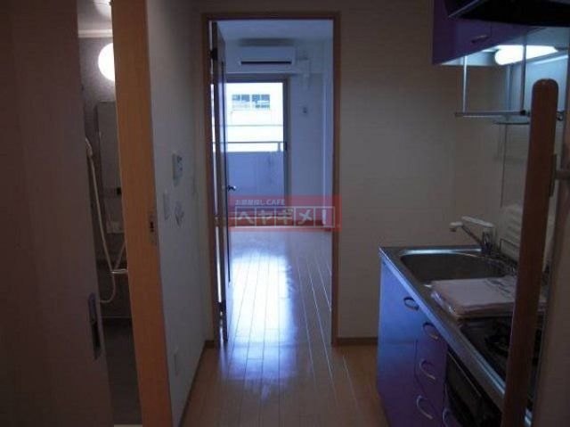 玄関　※同タイプの別階のお部屋写真です。