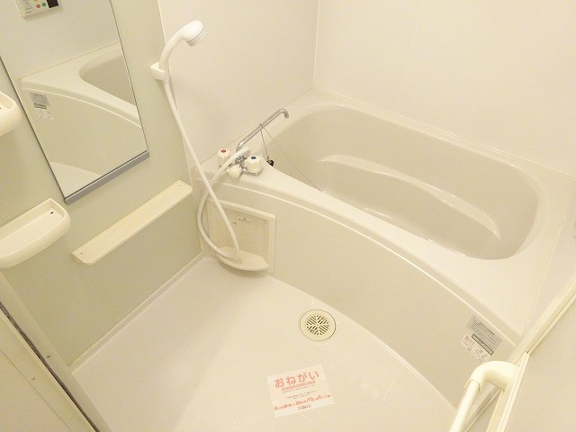 バス・シャワールーム　中部屋の参考写真です