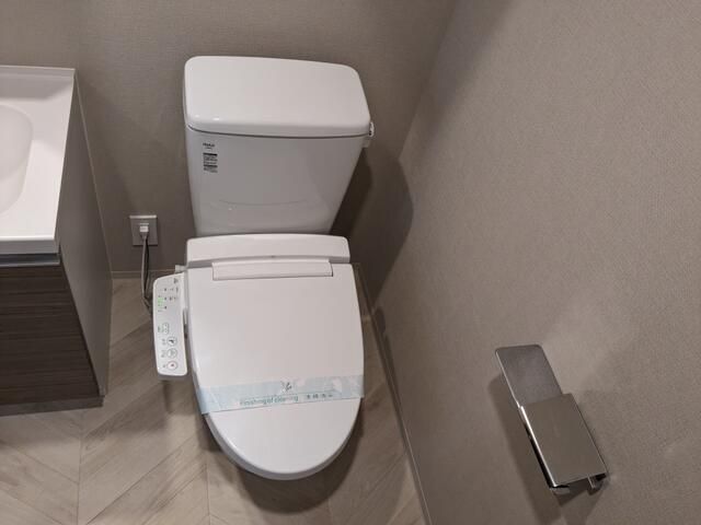 トイレ　同タイプ部屋　参考写真です