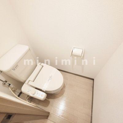 トイレ　※写真は別号室のものですので現状優先とさせていただきます