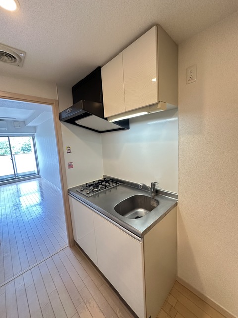 キッチン　別部屋参考写真です