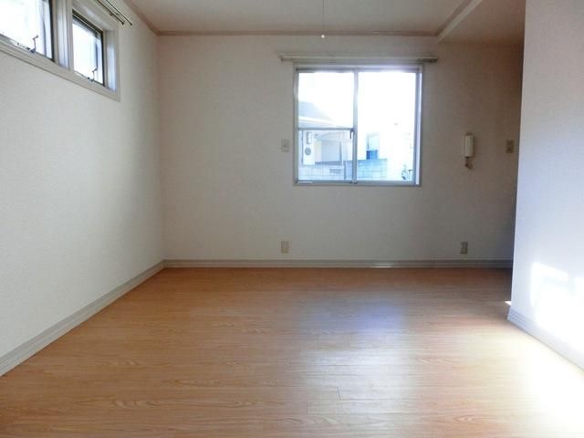 その他部屋・スペース　２面採光の明るいお部屋